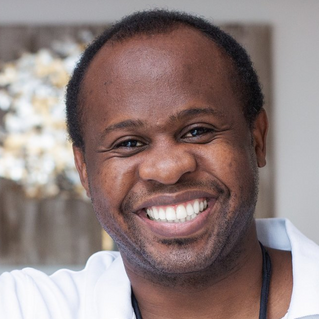  Vapula Haukongo: Zahnarzt in München-Neuperlach